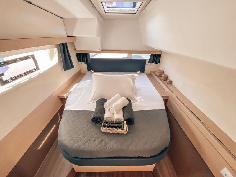Book yachts online - catamaran - Lucia 40 - SEA ENERGY IV - rent