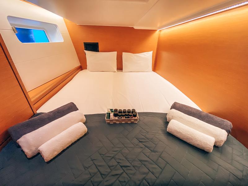 Book yachts online - sailboat - Jeanneau 54 - Sea Force - rent
