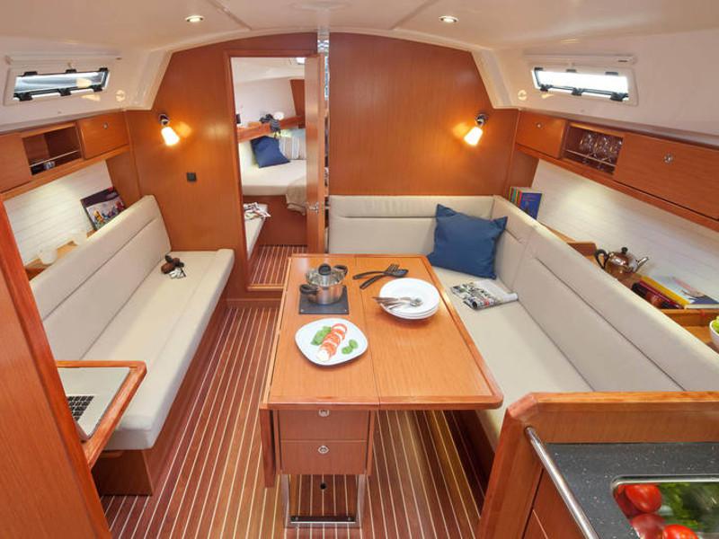Book yachts online - sailboat - Bavaria Cruiser 36 - Carpe Diem - rent