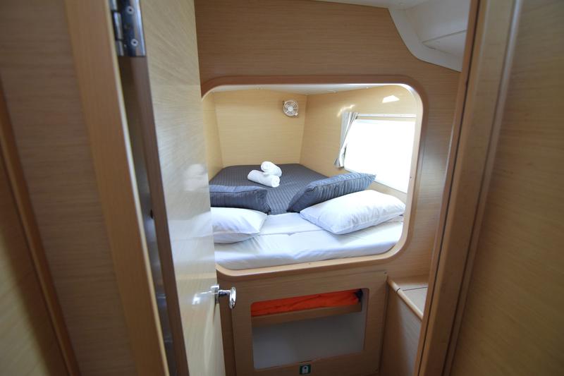 Book yachts online - catamaran - Lagoon 380 - Passion - rent