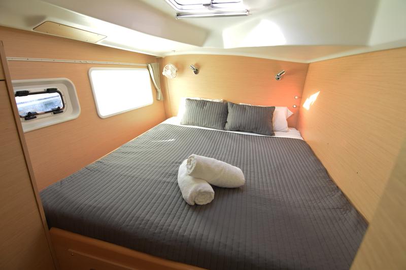 Book yachts online - catamaran - Lagoon 380 - Passion - rent