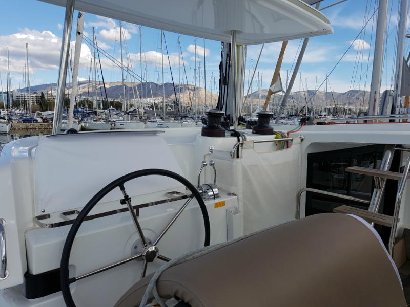 Book yachts online - catamaran - Lagoon 42 - Breezer - rent