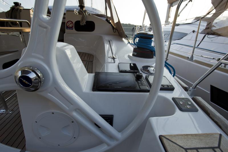 Book yachts online - sailboat - Elan 40 Impression - Laali - rent