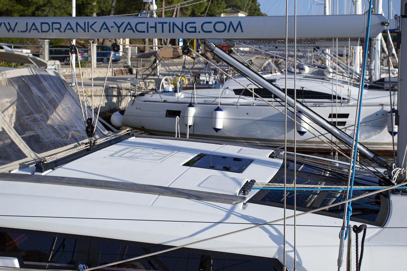 Book yachts online - sailboat - Dufour 412 Grand large - Eva - rent