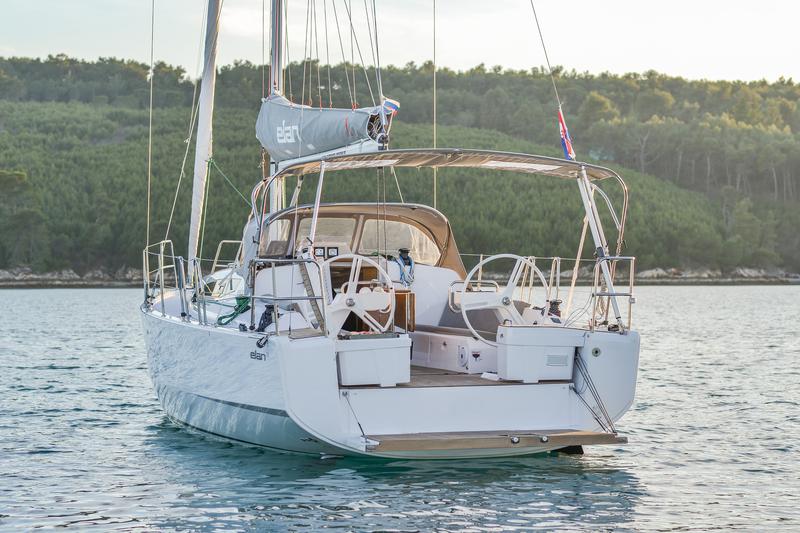 Book yachts online - sailboat - Elan E4 - LUNA - rent