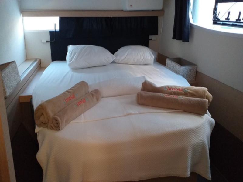 Book yachts online - catamaran - Lucia 40 - El Camino - rent