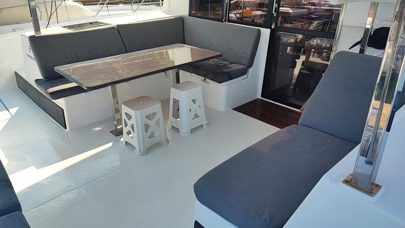 Book yachts online - catamaran - Isla 40 - Blue Orion - rent