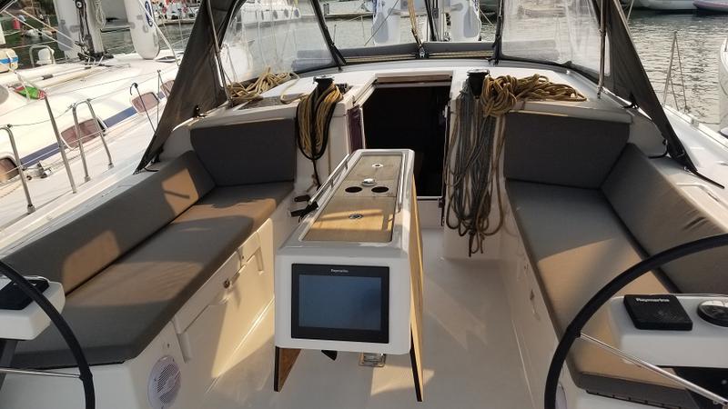 Book yachts online - sailboat - Dufour 430 - Kummsal - rent