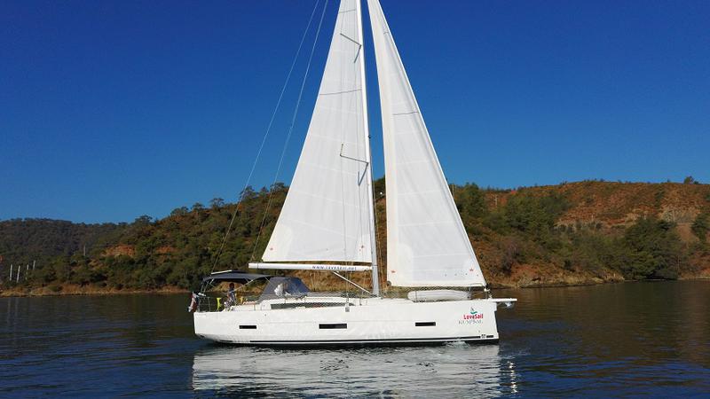 Book yachts online - sailboat - Dufour 430 - Kummsal - rent