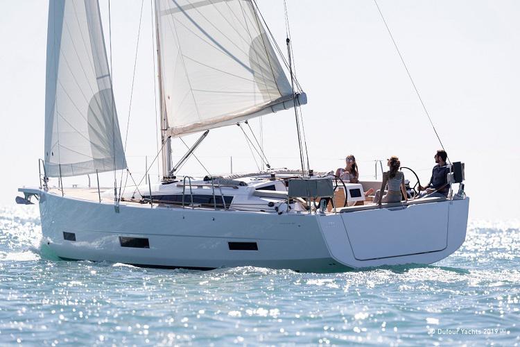 Book yachts online - sailboat - Dufour 390 - Joy 5 - rent