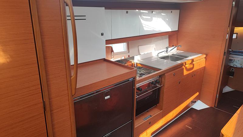 Book yachts online - sailboat - Dufour 390 - La Luz - rent