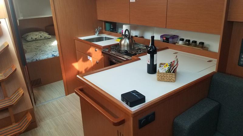 Book yachts online - sailboat - Bavaria C42 - Fiesta - rent