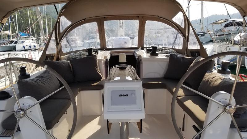 Book yachts online - sailboat - Bavaria C42 - Fiesta - rent