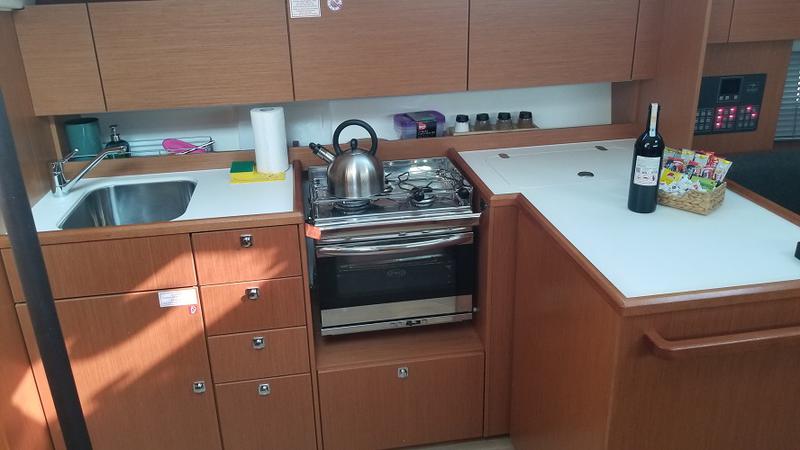 Book yachts online - sailboat - Bavaria C42 - Fiesta - rent