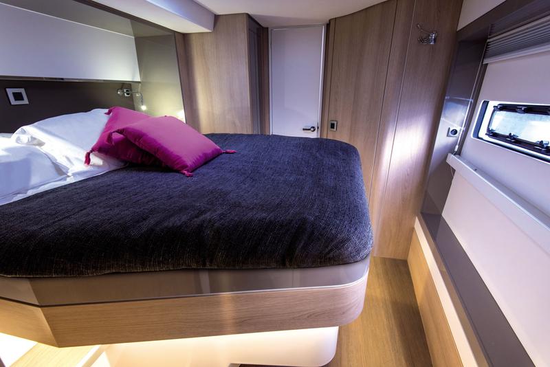Book yachts online - catamaran - Bali 5.4 - Light Blue - rent
