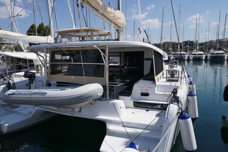 Book yachts online - catamaran - Lagoon 42 - Coral Seas - rent