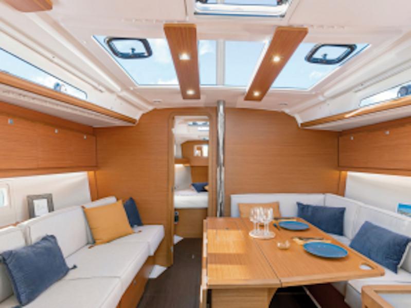 Book yachts online - sailboat - Dufour 390 Grand Large - Nereide - rent