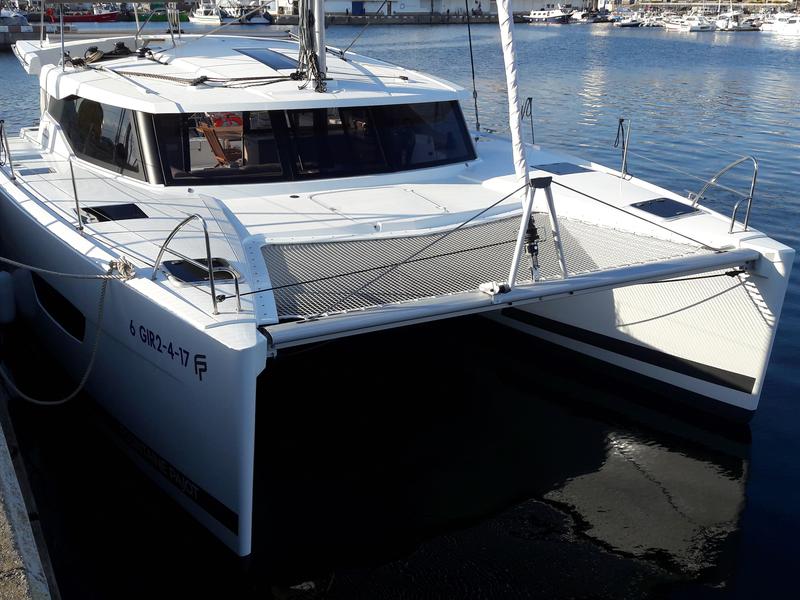 Book yachts online - catamaran - Lucia 40 - Ginesta - rent