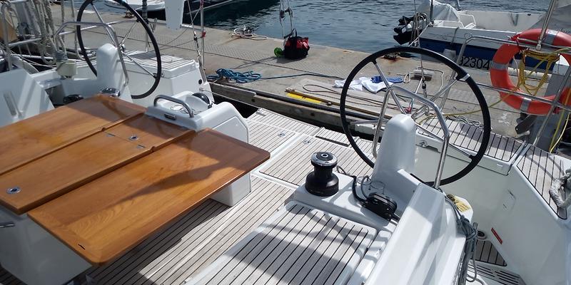 Book yachts online - sailboat - Jeanneau Sun Odyssey 440 - Tavascan - rent