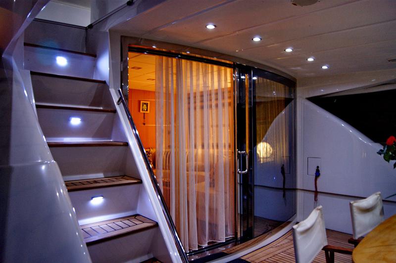 Book yachts online - motorboat - Abacus 70 - Noi Quattro - rent