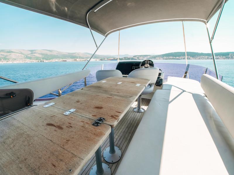 Book yachts online - motorboat - Bavaria R40 FLY - Borimir - rent