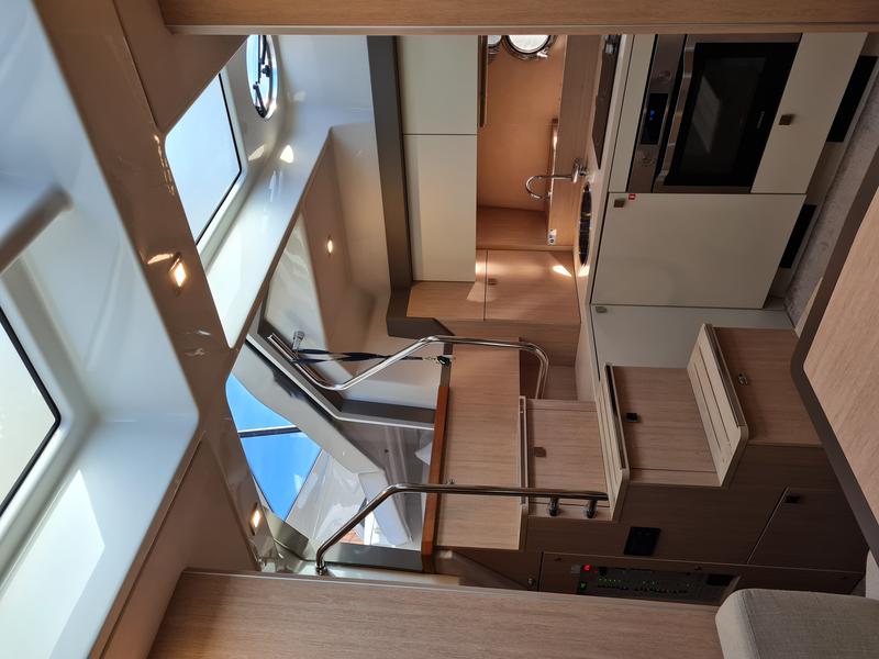 Book yachts online - motorboat - Cranchi M44 HT - Hakuna Matata - rent