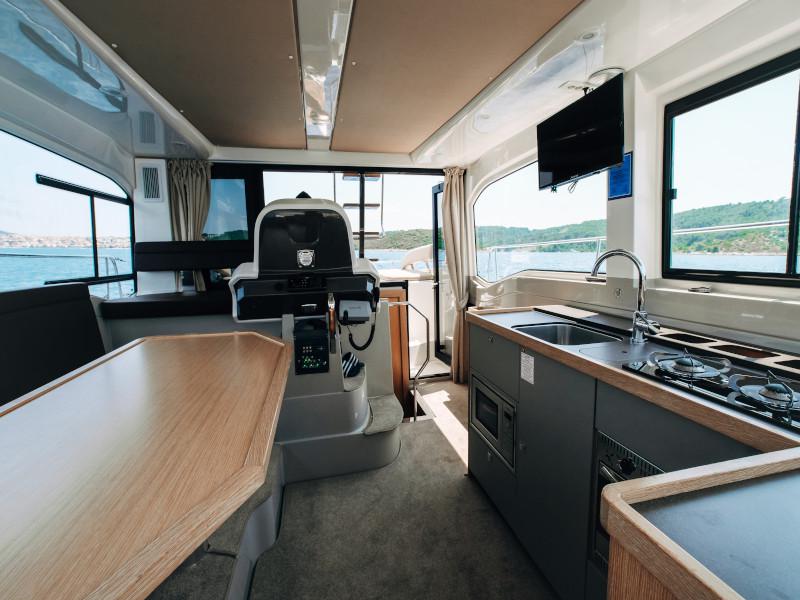 Book yachts online - motorboat - Bavaria E40 Fly - Danijela - rent