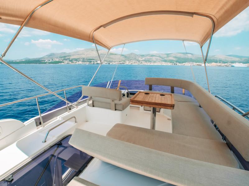 Book yachts online - motorboat - Bavaria E40 Fly - Danijela - rent