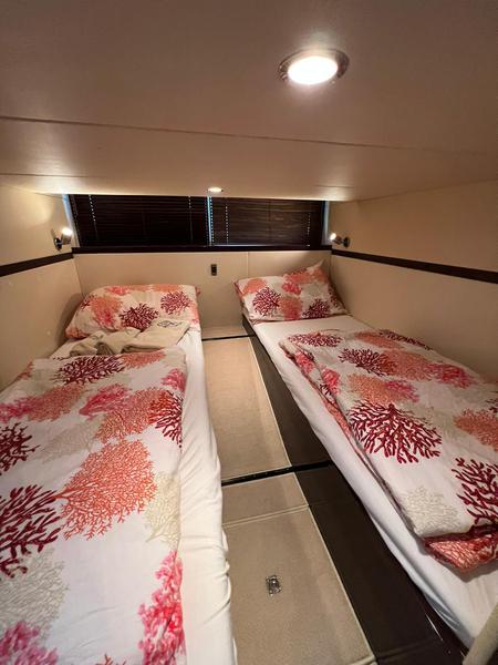 Book yachts online - motorboat - Galeon 385 HTS - Manoli - rent