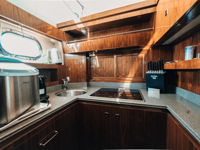 Book yachts online - motorboat - Elegance 60 Fly - Lifestyle 1 - rent