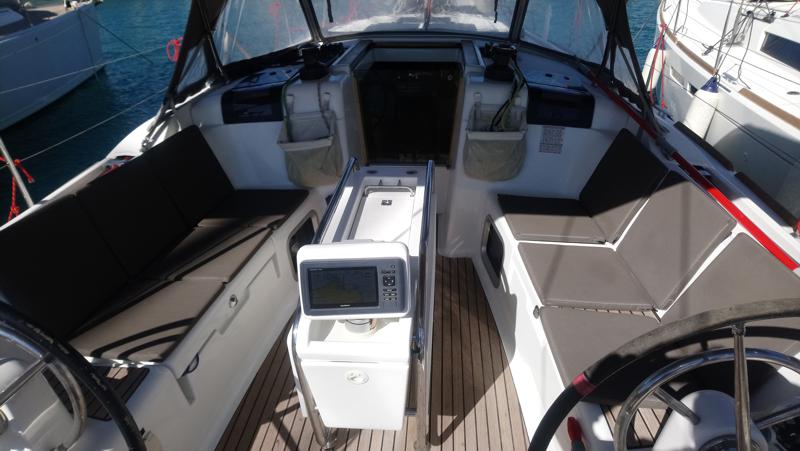 Book yachts online - sailboat - Sun Odyssey 409 - El Greco - new sails 2022 - rent