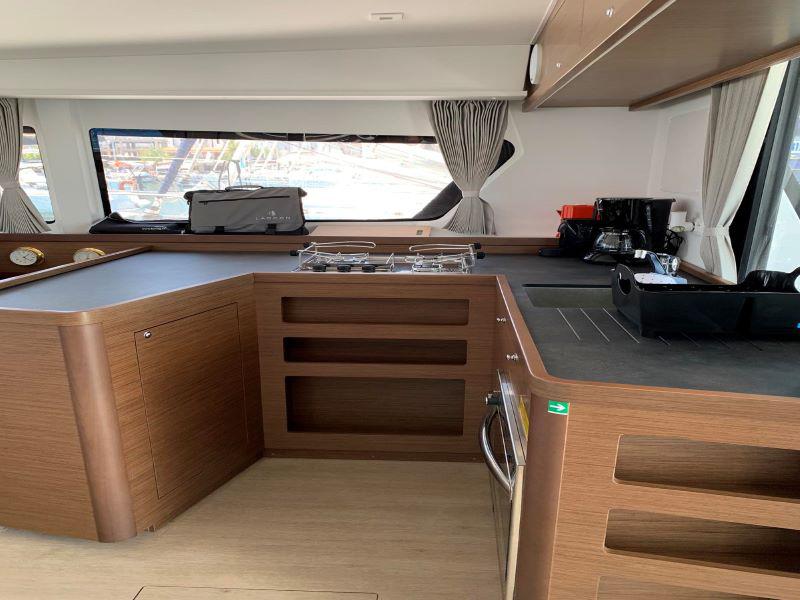 Book yachts online - catamaran - Lagoon 42 (A/C, Watermaker, Gen)_12 - RIA III (AC, Gen, w.maker) - rent