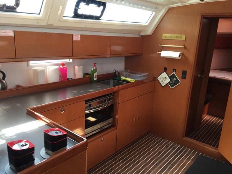 Book yachts online - sailboat - Bavaria Cruiser 46 - RENEE - rent