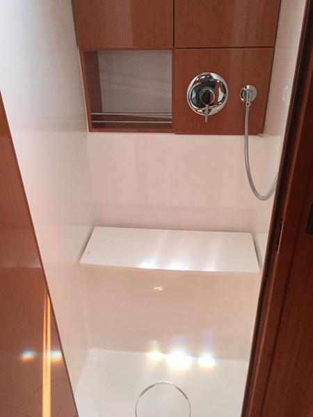 Book yachts online - sailboat - Bavaria Cruiser 46 - RENEE - rent