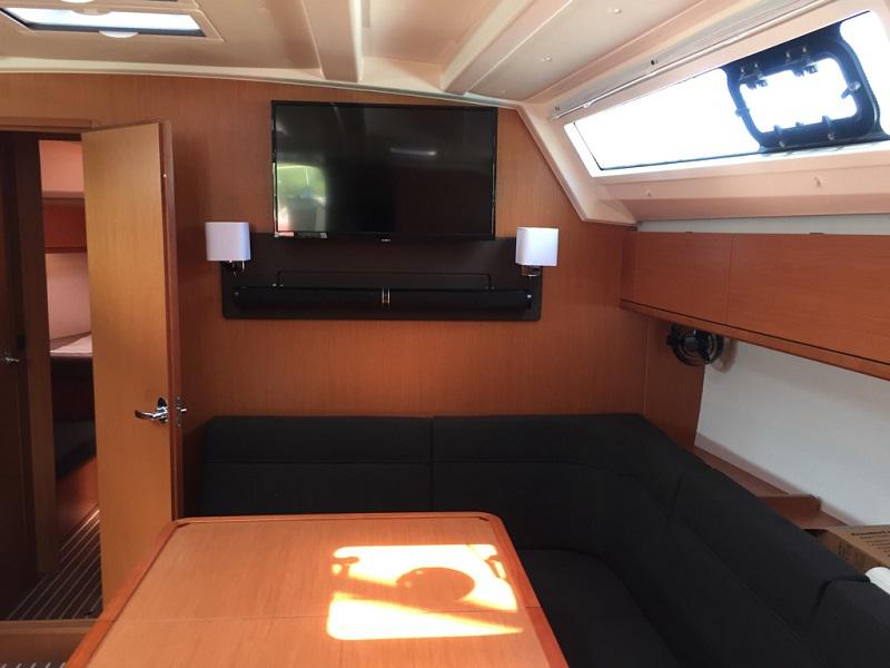 Book yachts online - sailboat - Bavaria Cruiser 46 - RENEE - rent