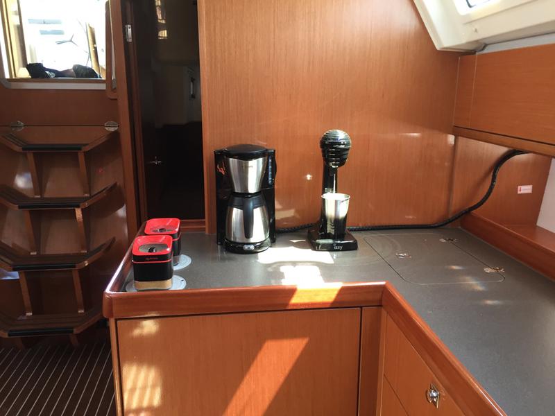 Book yachts online - sailboat - Bavaria Cruiser 46 - RENEE - rent