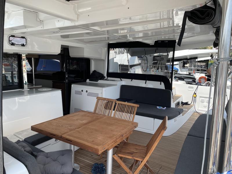 Book yachts online - catamaran - Lagoon 46 (AC, Gen, Watermaker) - ESPABILA, (ac,Gen,W/Maker) - rent