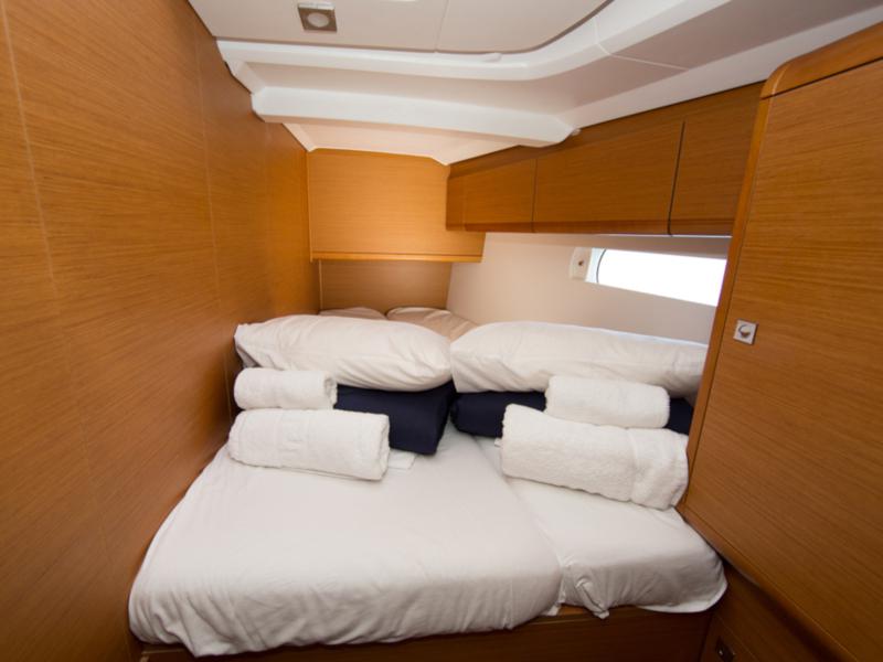 Book yachts online - sailboat - Sun Odyssey 519 (AC) - AURORA AC - rent