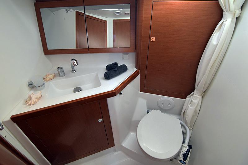 Book yachts online - sailboat - Oceanis 45 - Semiramis (Refit 2021) - rent