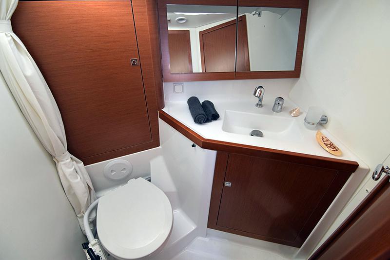 Book yachts online - sailboat - Oceanis 45 - Semiramis (Refit 2021) - rent