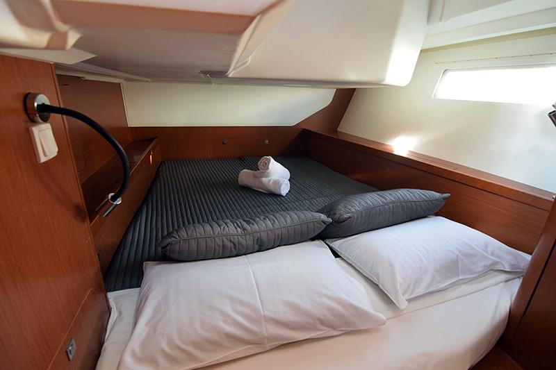 Book yachts online - sailboat - Oceanis 45 - Semiramis (Refit 2021) - rent