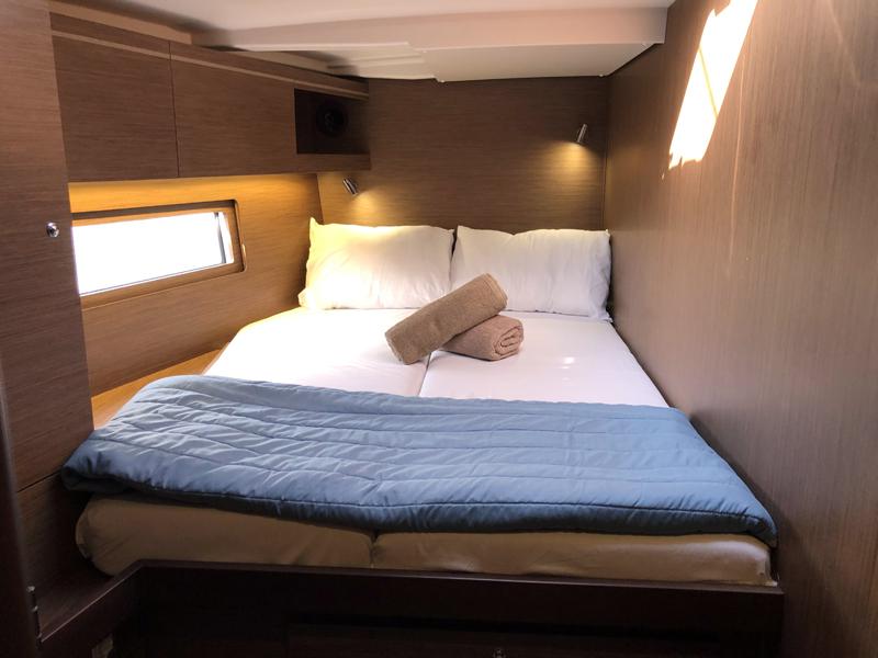 Book yachts online - sailboat - Oceanis 51.1 - Salt Water (A/C - Generator - Inverter - 12 pax) - rent