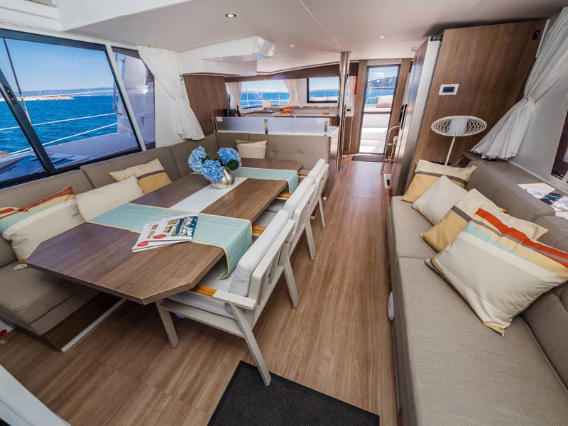 Book yachts online - catamaran - Bali 4.6 - Star Velvet - rent