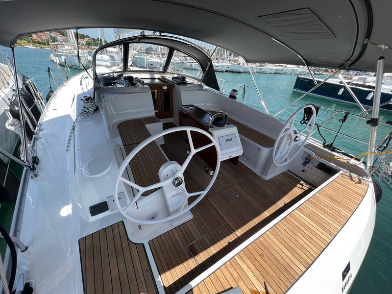 Book yachts online - sailboat - Bavaria Cruiser 46 - Panda IV - rent