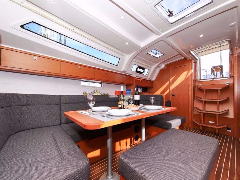 Book yachts online - sailboat - Bavaria Cruiser 41S - Starman - rent