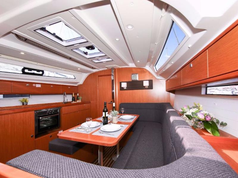 Book yachts online - sailboat - Bavaria Cruiser 41S - Blackstar - rent