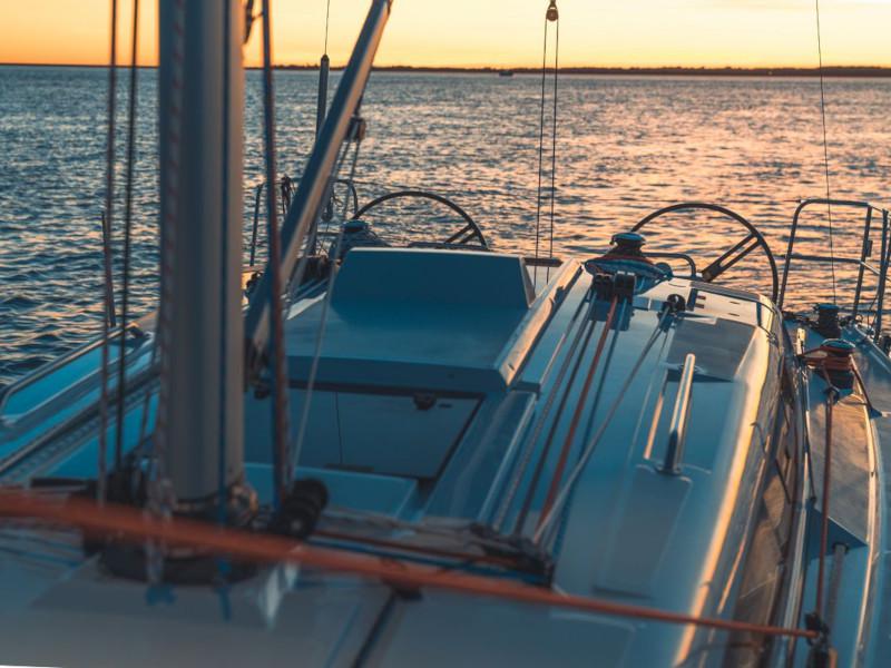 Book yachts online - sailboat - Elan E4 - Cesar - rent