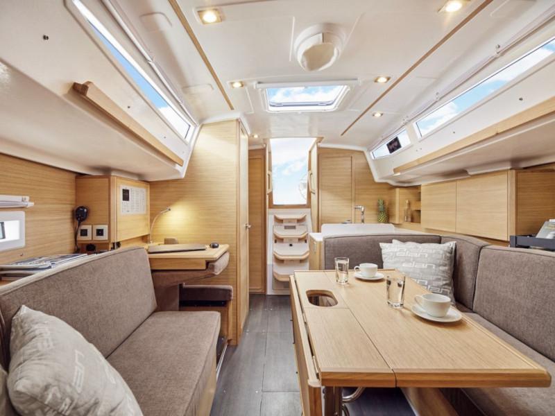 Book yachts online - sailboat - Elan E4 - Cesar - rent
