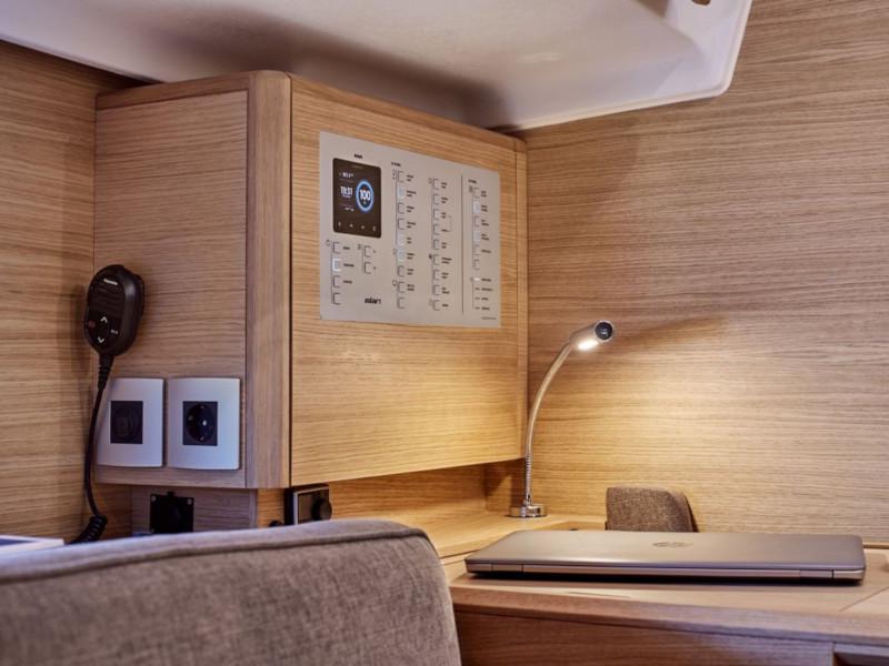 Book yachts online - sailboat - Elan E4 - Cesar - rent