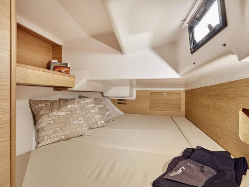 Book yachts online - sailboat - Elan E4 - London - rent